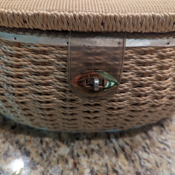 Vintage 70's Oval  Woven Wicker Sewing Basket W Floral Needlepoint Lid W Handle - Picture 7 of 14